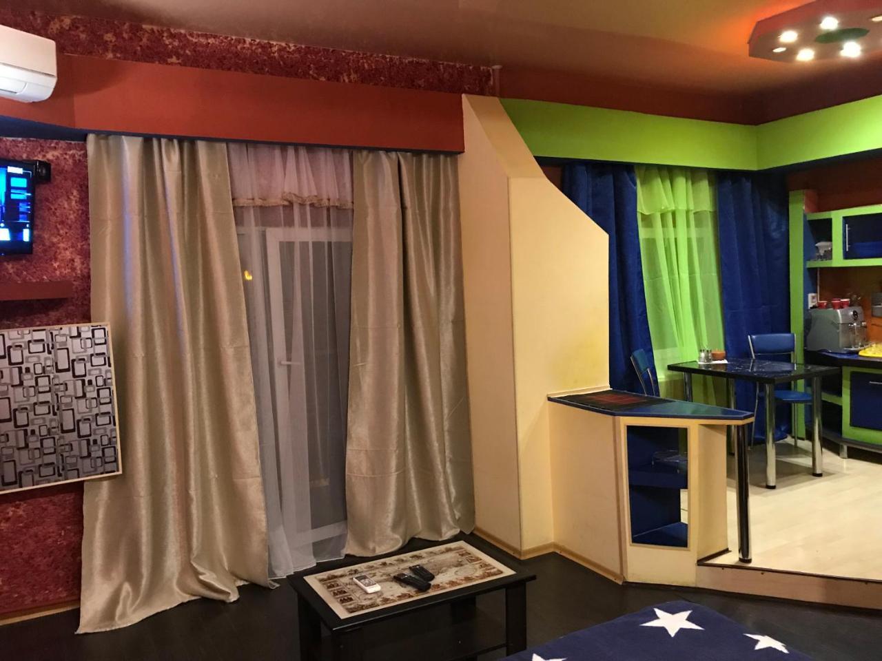 One-Bedroom Apartment On Gagarina ハルキウ エクステリア 写真