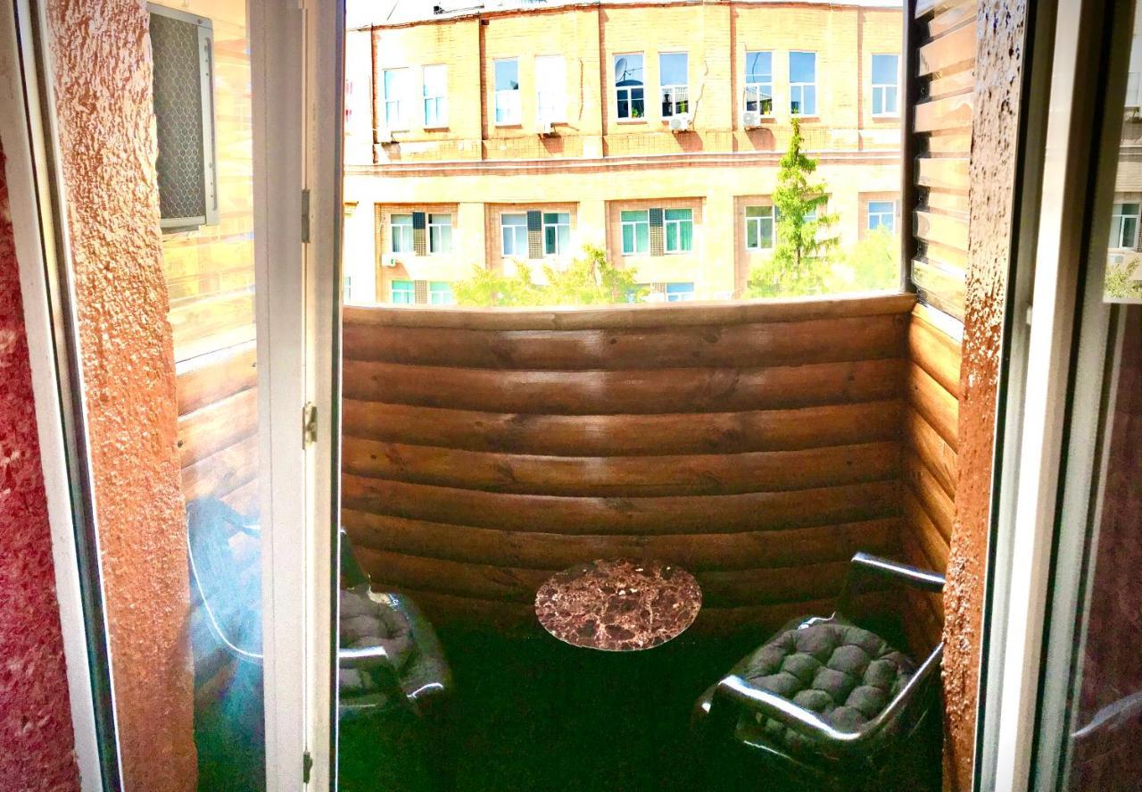 One-Bedroom Apartment On Gagarina ハルキウ エクステリア 写真