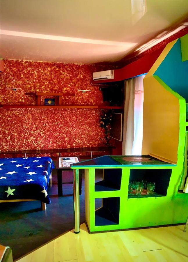 One-Bedroom Apartment On Gagarina ハルキウ エクステリア 写真